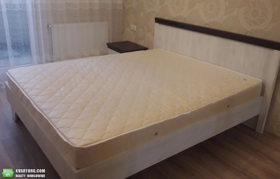 Rent out 2-room apartment. Львов, Угорська — photo 3