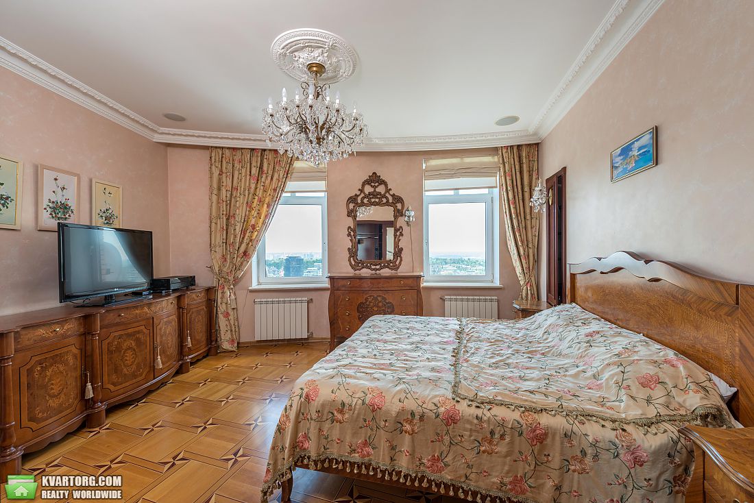 Rent out 4-room apartment. Киев, Леси Украинки бульв. — photo 4