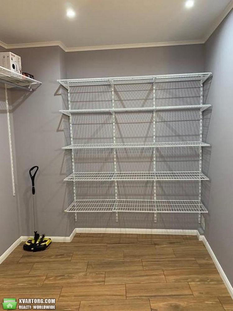 Rent out 2-room apartment. Киев,  Эрнста — photo 4