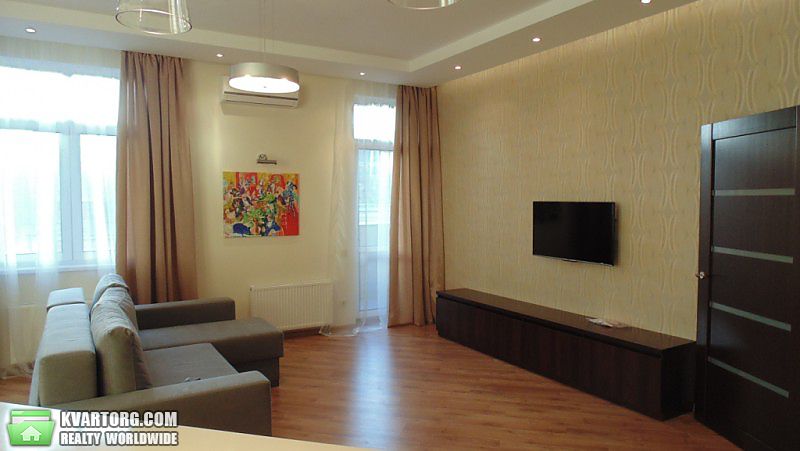 Rent out 2-room apartment. Киев,  Сечевых Стрельцов — photo 1