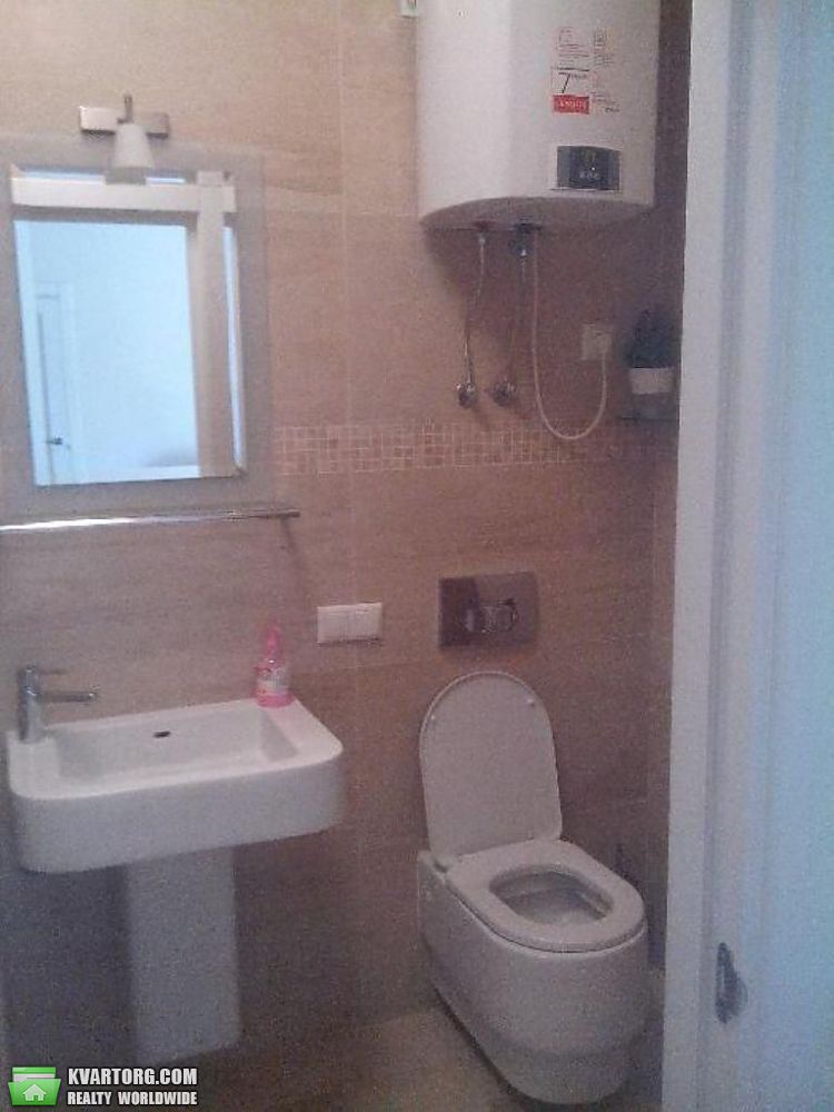 Rent out 2-room apartment. Киев,  Лютеранская — photo 7
