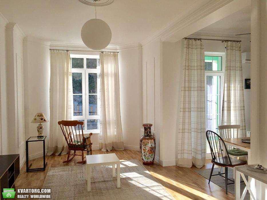 Rent out 2-room apartment. Киев, Дегтярная — photo 3