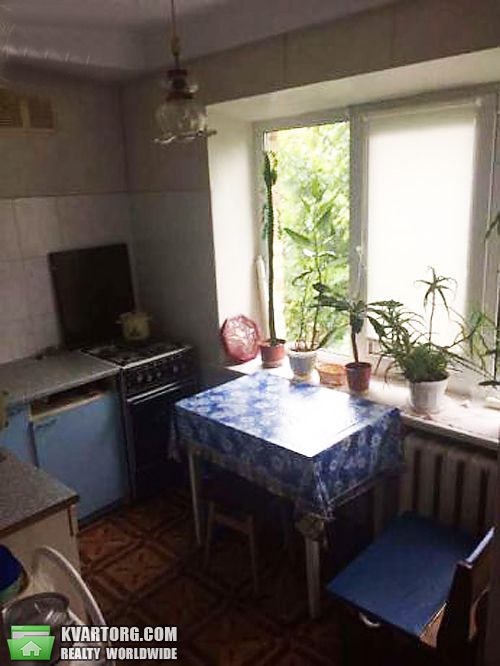 Sell 2-room apartment. Киев,  Салютная — photo 3