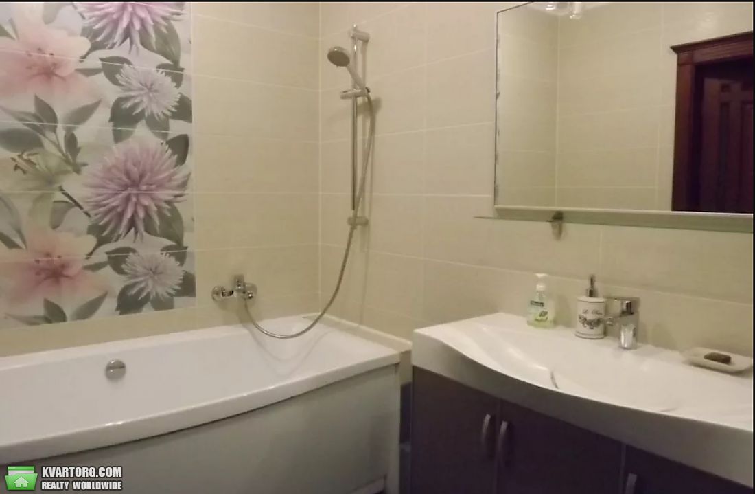 Rent out 2-room apartment. Киев,  Чавдар — photo 7