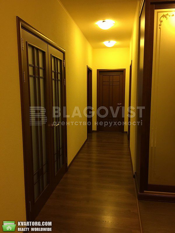 Rent out 4-room apartment. Киев,  Шевченко бул — photo 9