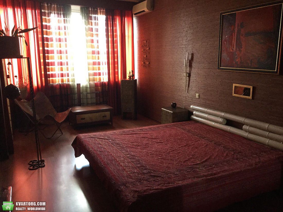 Sell 4-room apartment. Киев,  Богдана Хмельницкого — photo 2