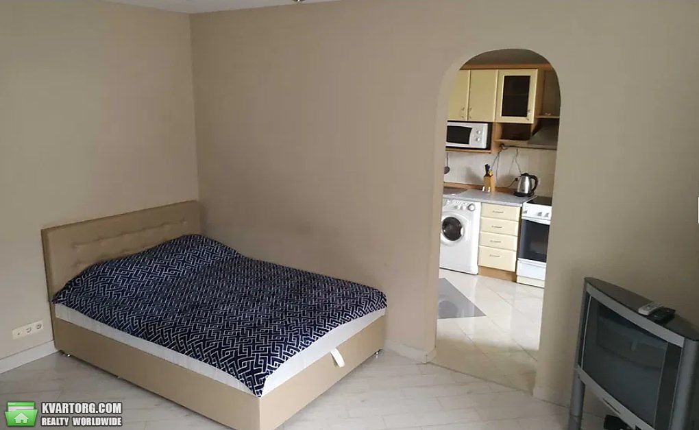 Rent out 1-room apartment. Киев,  Старонаводницкая — photo 1