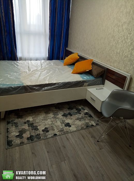 Rent out 2-room apartment. Киев,  Петропавловская — photo 3