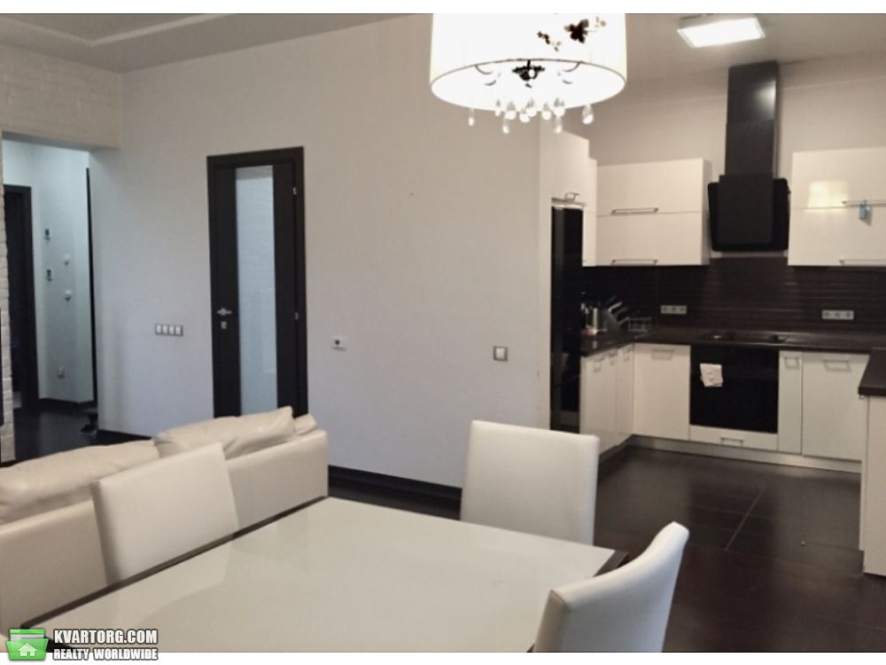 Rent out 3-room apartment. Киев,  Почайнинская — photo 1