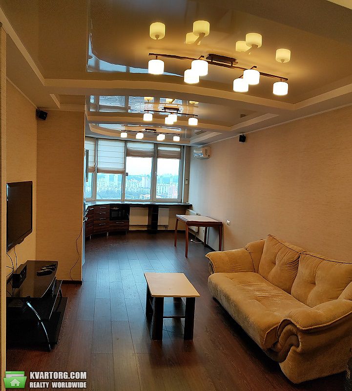 Rent out 2-room apartment. Киев,  Харьковское шоссе — photo 1