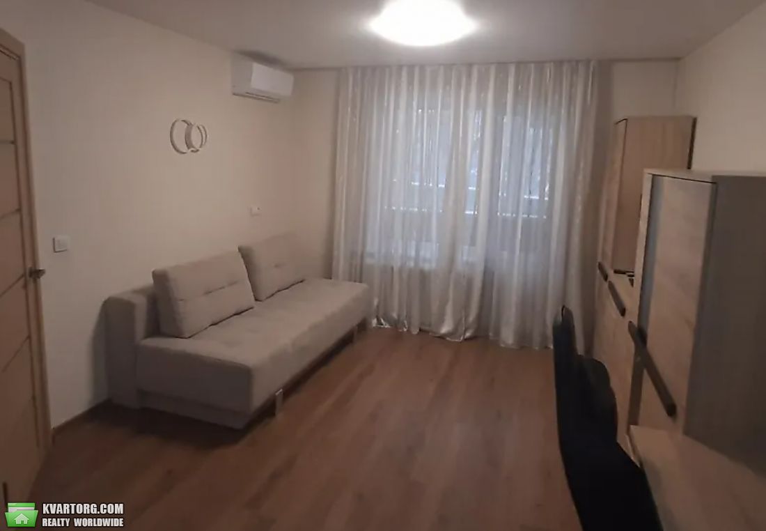Rent out 1-room apartment. Киев,  Багговутовская — photo 2