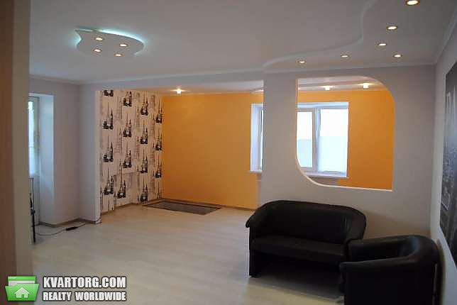 Rent out office. Киев,  Еленовская — photo 1