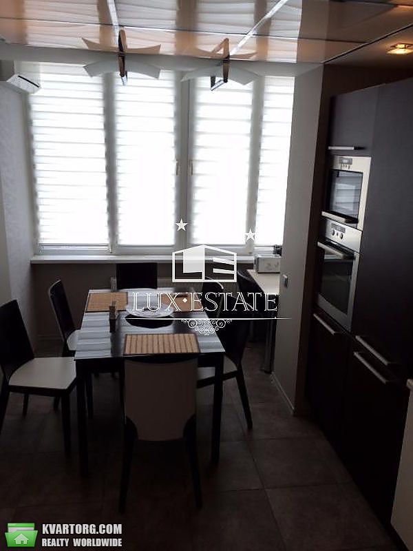 Rent out 2-room apartment. Киев,  Ломоносова — photo 2