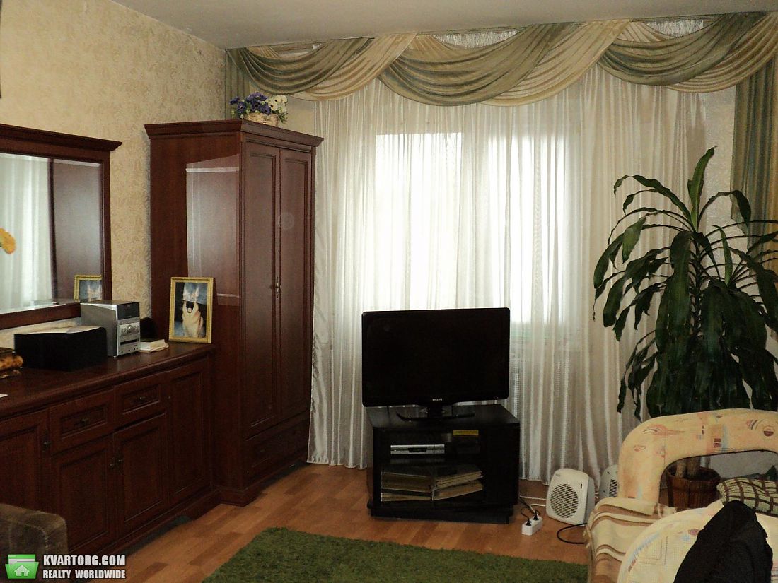 Sell 1-room apartment. Киев,  Эрнста — photo 1
