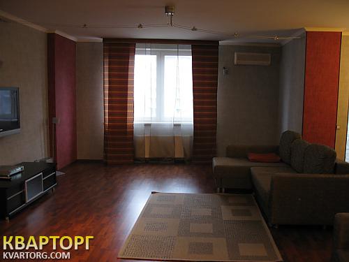 Rent out 4-room apartment. Киев, Окипной — photo 1