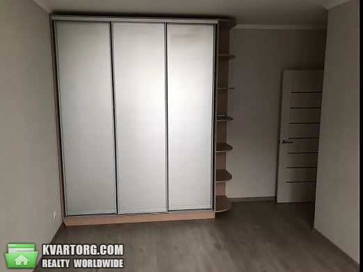 Rent out 2-room apartment. Киев, Панельная — photo 7