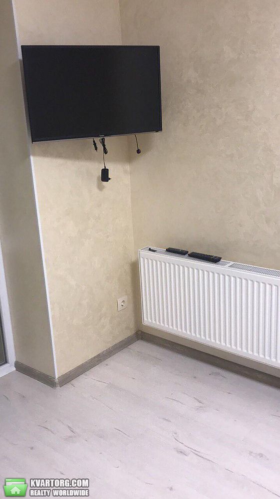 Rent out 1-room apartment. Киев, молодежный — photo 4