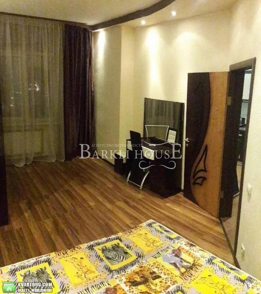 Rent out 2-room apartment. Киев,  Белорусская — photo 4