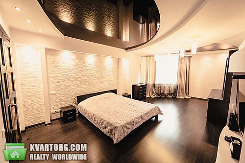 Sell 3-room apartment. Киев,  Дегтяревская — photo 1