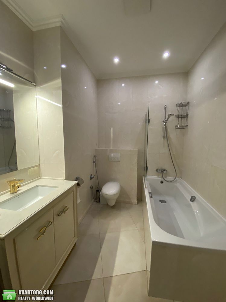 Rent out 1-room apartment. Киев, Драгомирова ул. — photo 9