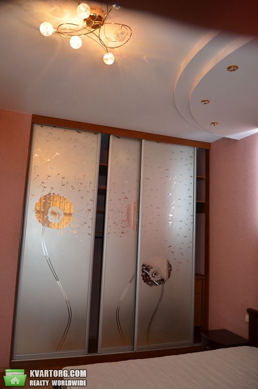 Rent out 3-room apartment. Киев,  Щорса — photo 5