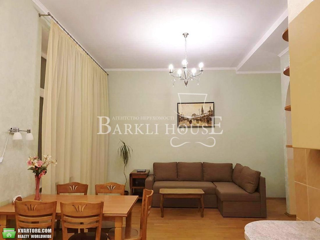 Rent out 4-room apartment. Киев,  Десятинная — photo 1