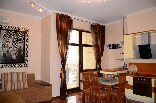 Rent out 2-room apartment. Одесса, Генуэзкая — photo 1