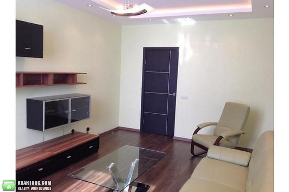 Rent out 2-room apartment. Киев,  Чавдар — photo 1