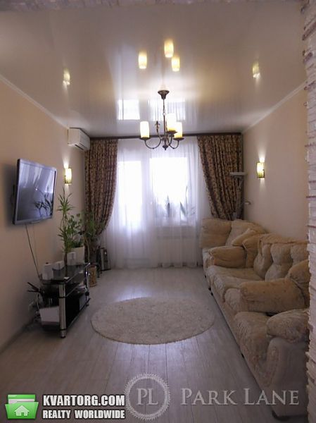 Sell 3-room apartment. Киев,  Урловская — photo 1