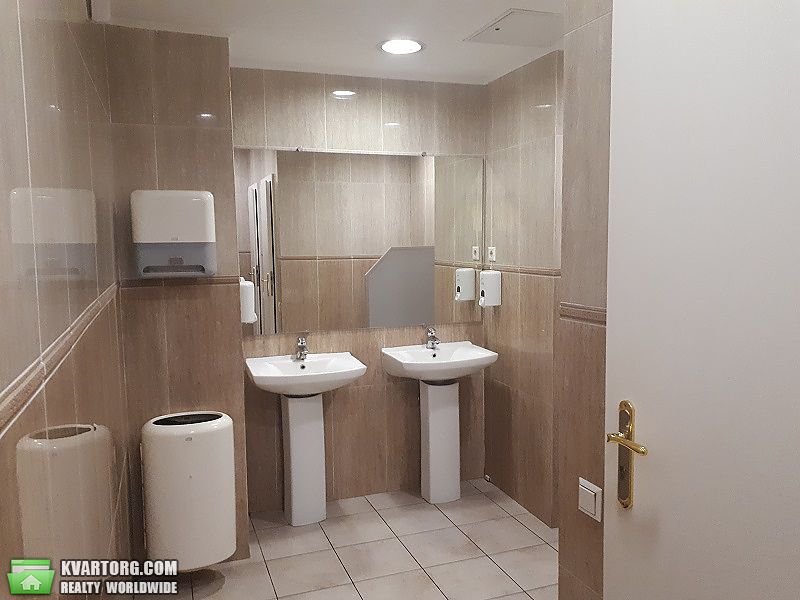 Rent out office. Киев, Жилянская — photo 8