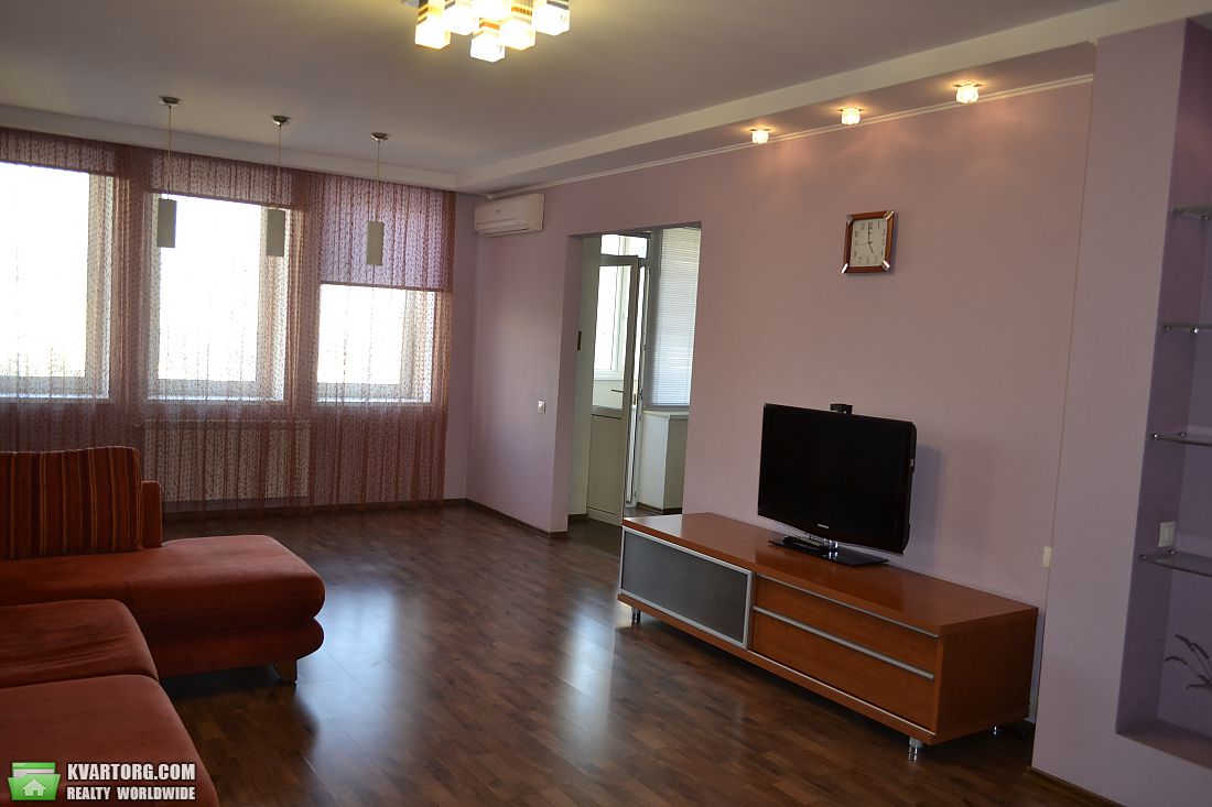 Rent out 3-room apartment. Киев,  Драгоманова — photo 1