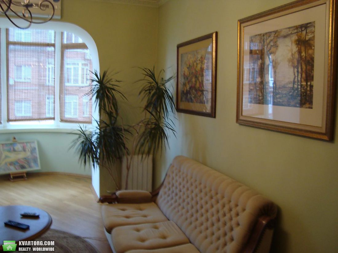 Rent out 2-room apartment. Киев,  Волошская — photo 7