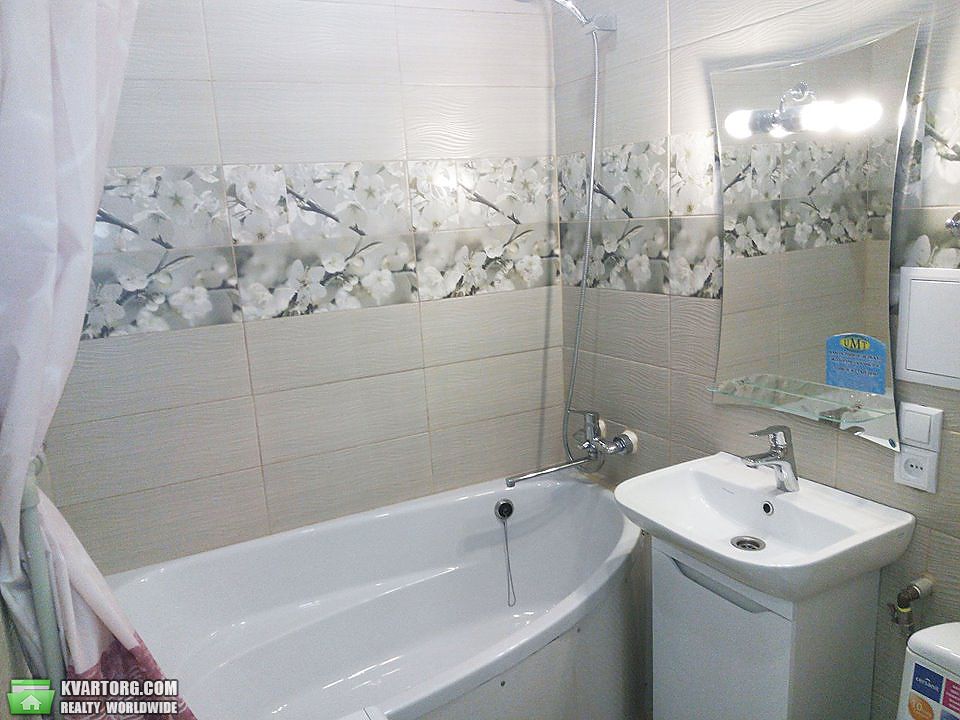 Rent out 2-room apartment. Киев,  Кустанайская — photo 2