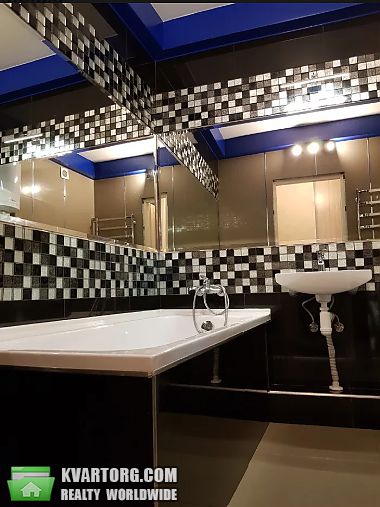 Rent out 1-room apartment. Киев,  Олевская — photo 1