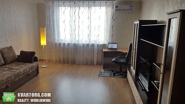 Rent out 1-room apartment. Киев,  Срибнокильская — photo 1