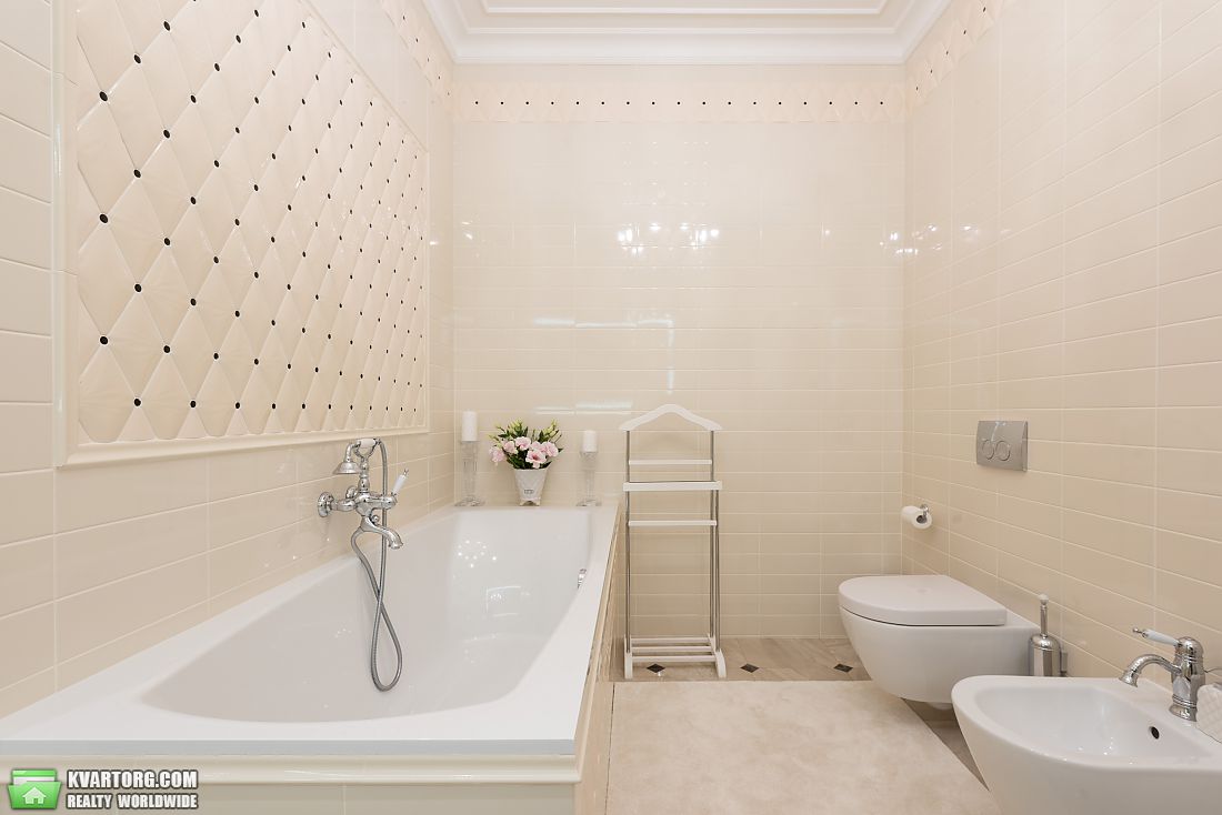 Rent out 4-room apartment. Киев, Драгомирова ул. — photo 6