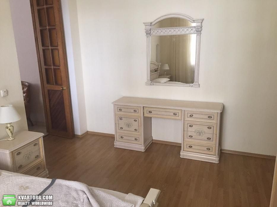 Rent out 3-room apartment. Киев,  Гончара — photo 5