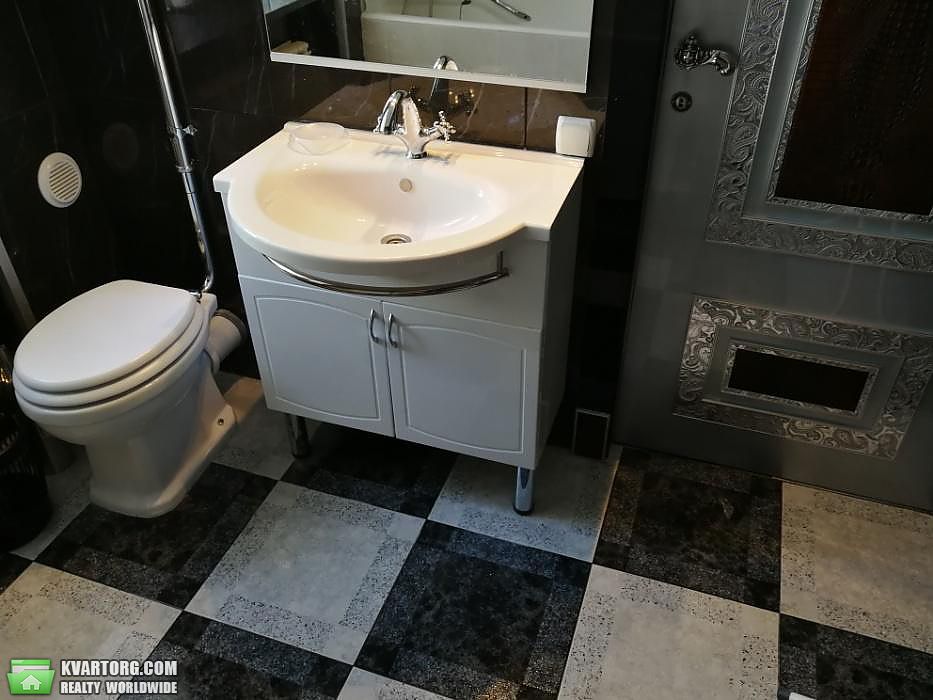 Rent out 2-room apartment. Киев,  Лютеранская — photo 10