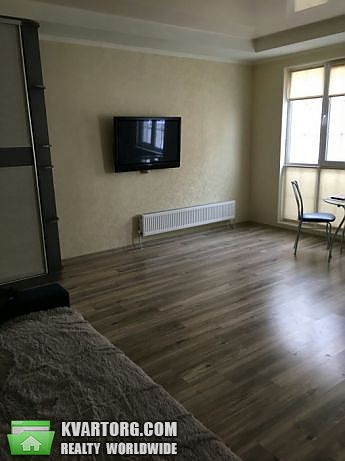 Rent out 1-room apartment. Киев,  Крейсера Авроры — photo 3