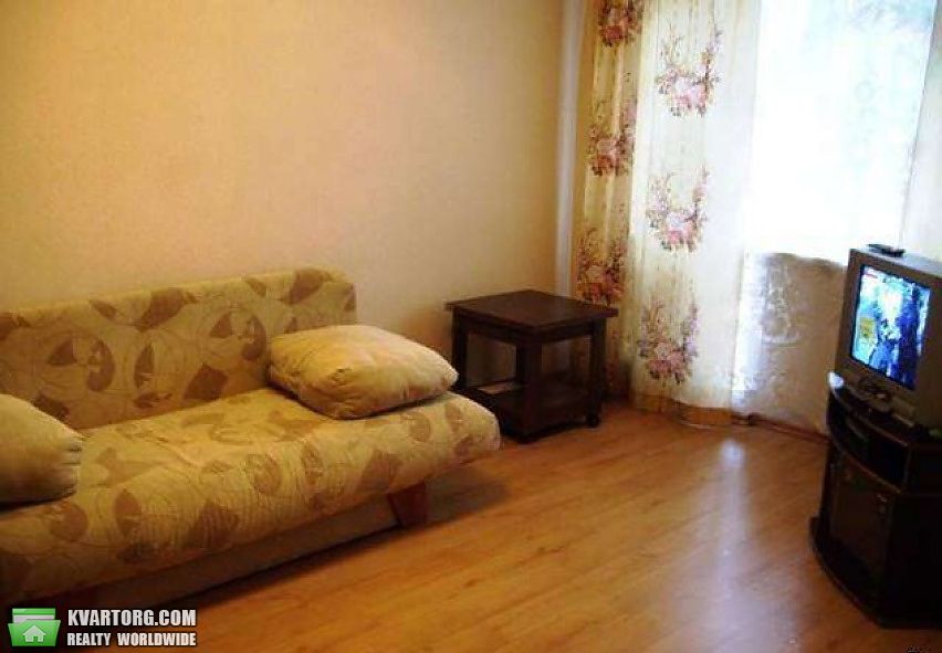 Rent out 1-room apartment. Киев,  Крейсера Авроры — photo 1