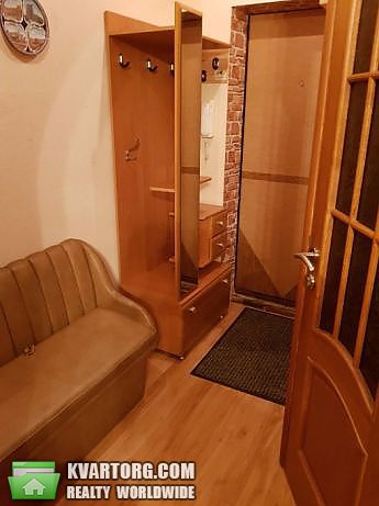 Rent out 3-room apartment. Киев,  Строителей — photo 10