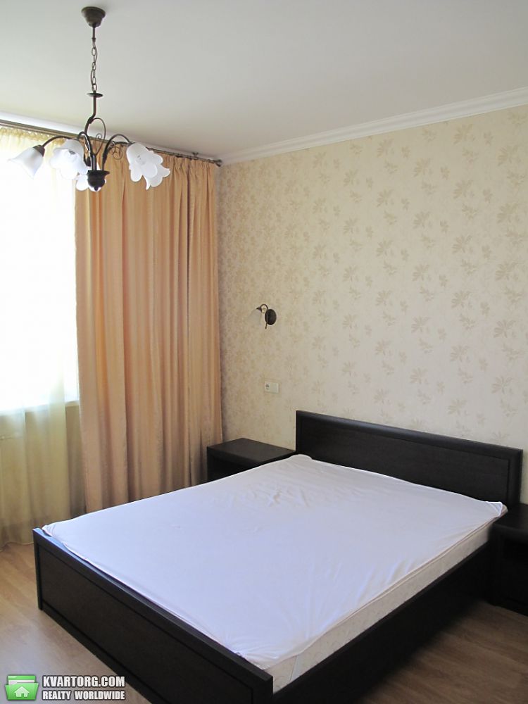 Rent out 3-room apartment. Киев,  Пчелки — photo 2