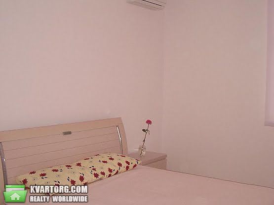 Rent out 2-room apartment. Киев,  Щорса — photo 7