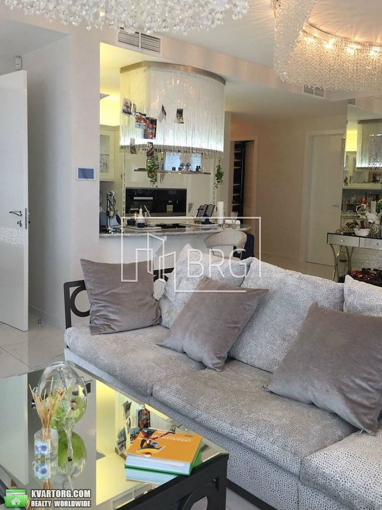 Rent out 3-room apartment. Киев,  Драгомирова — photo 1