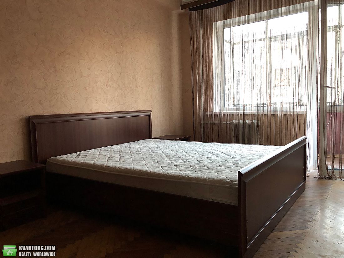 Rent out 2-room apartment. Киев,  Дарницкий бул — photo 1
