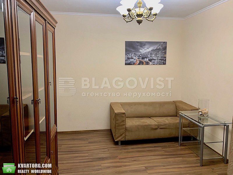 Rent out 2-room apartment. Киев,  Феодосийский пер — photo 1