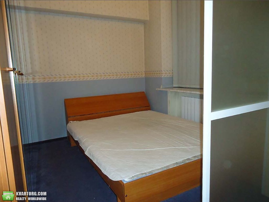 Rent out 2-room apartment. Киев,  Жилянская — photo 4