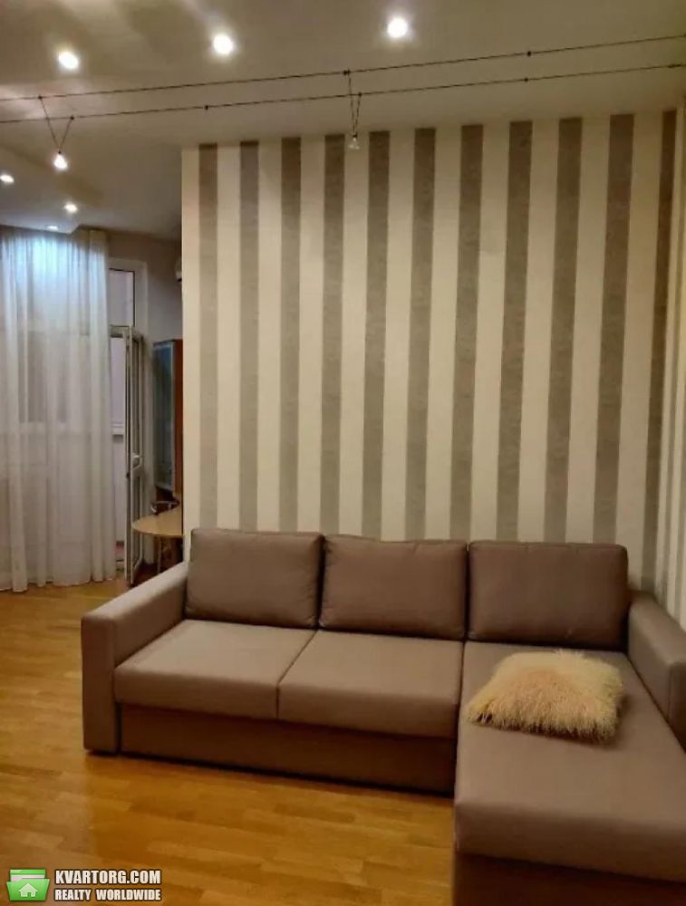 Rent out 3-room apartment. Киев,  Павловская — photo 7
