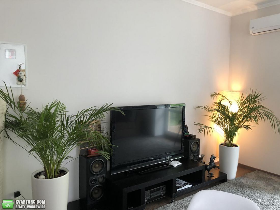 Rent out 3-room apartment. Киев,  Гончара — photo 2