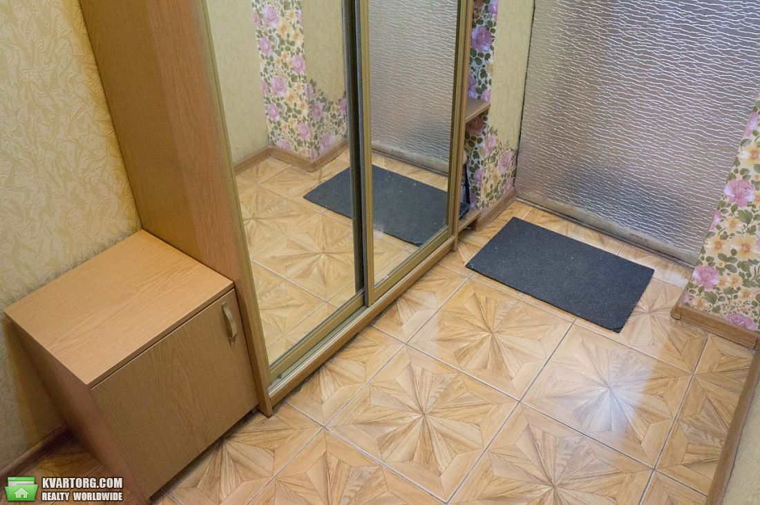 Sell 1-room apartment. Киев,  Нижнеюрковская — photo 4